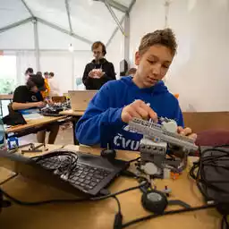 Galerie Stavění robotů pro hlavní soutěž